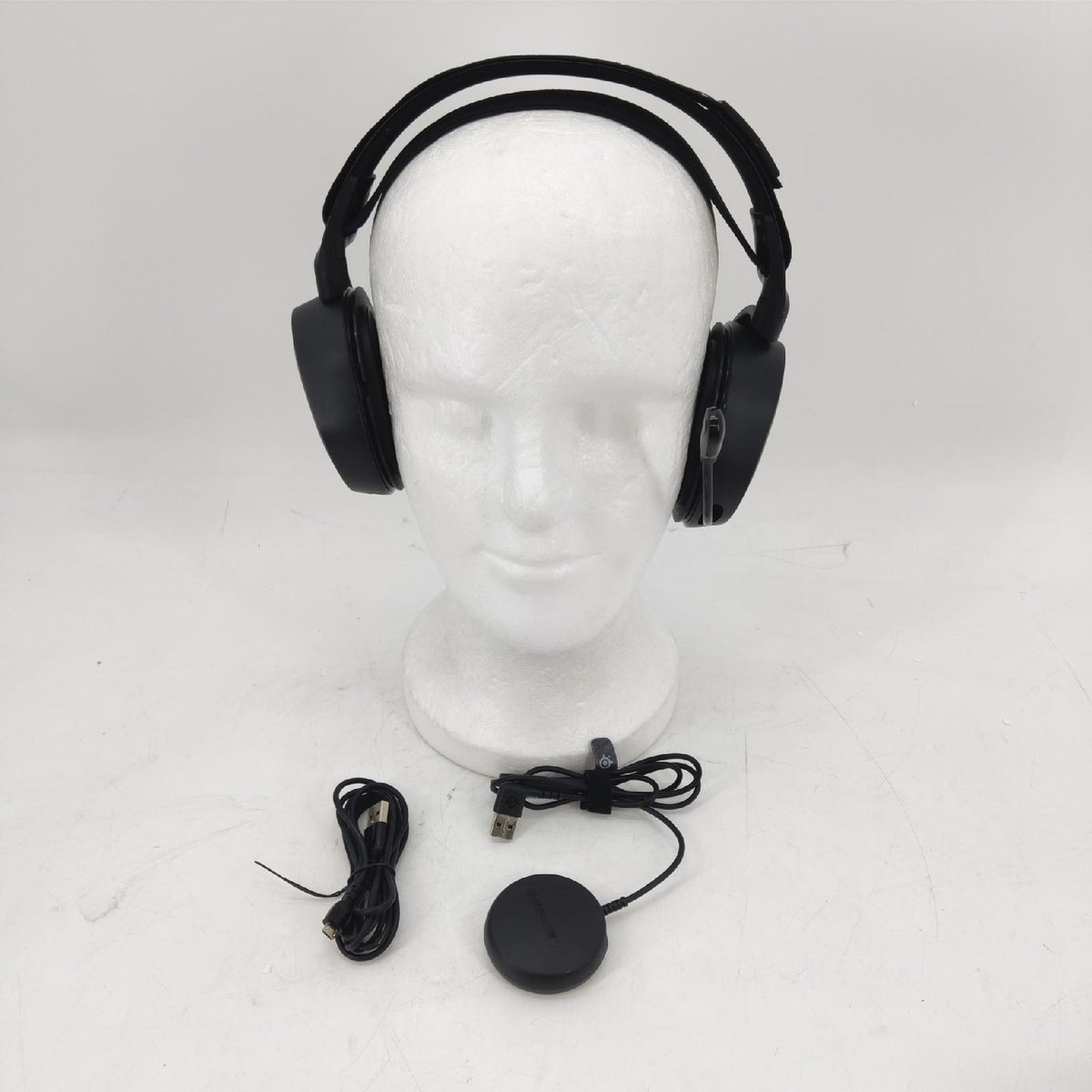 SteelSeries Arctis 9 Dual Wireless Gaming Headset mit Gebrauchsspuren ohne Ohrpolster