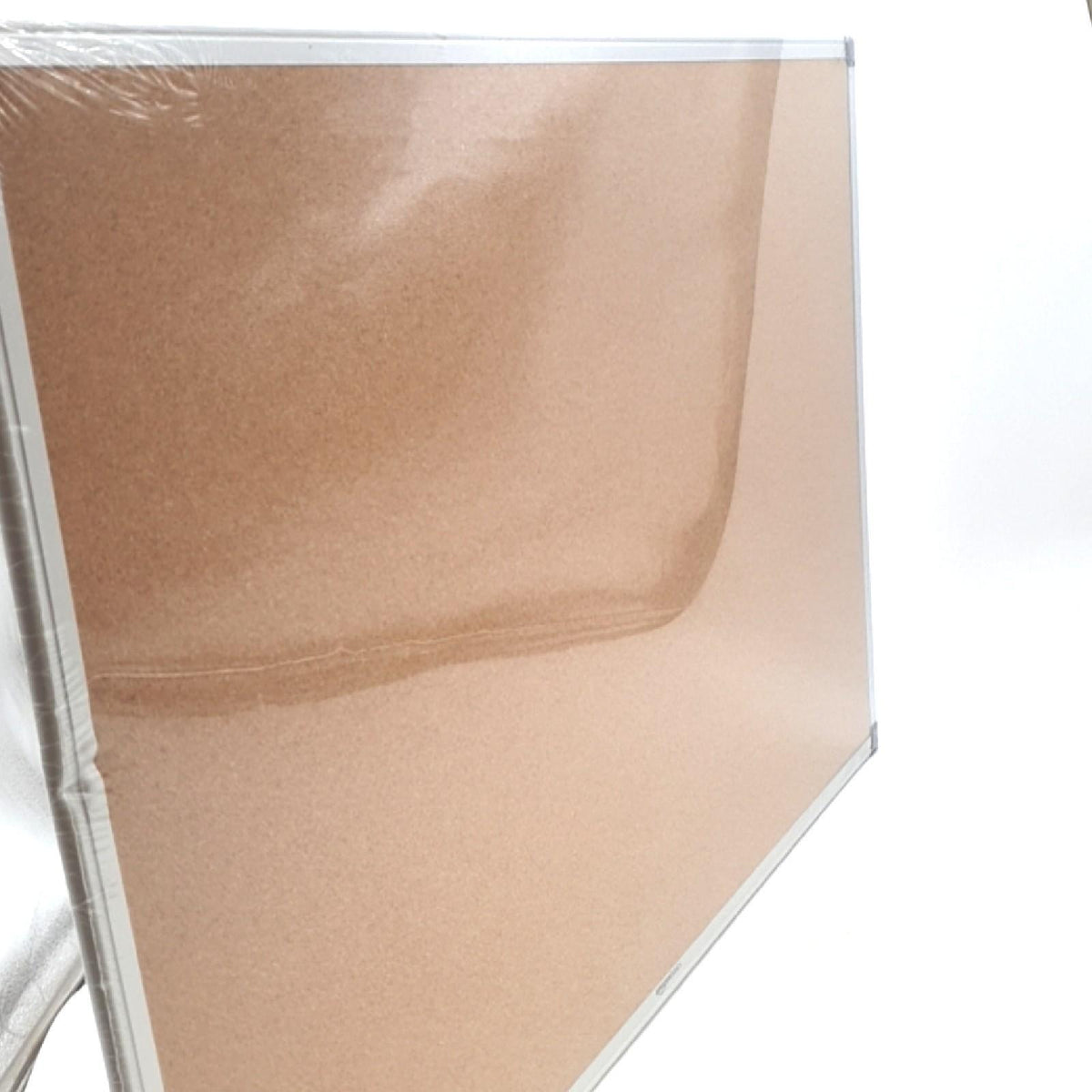 Amazon Basics Notizbrett aus Kork Aluminumrahmen 90 x 60 cm Message Boards & (29,95)