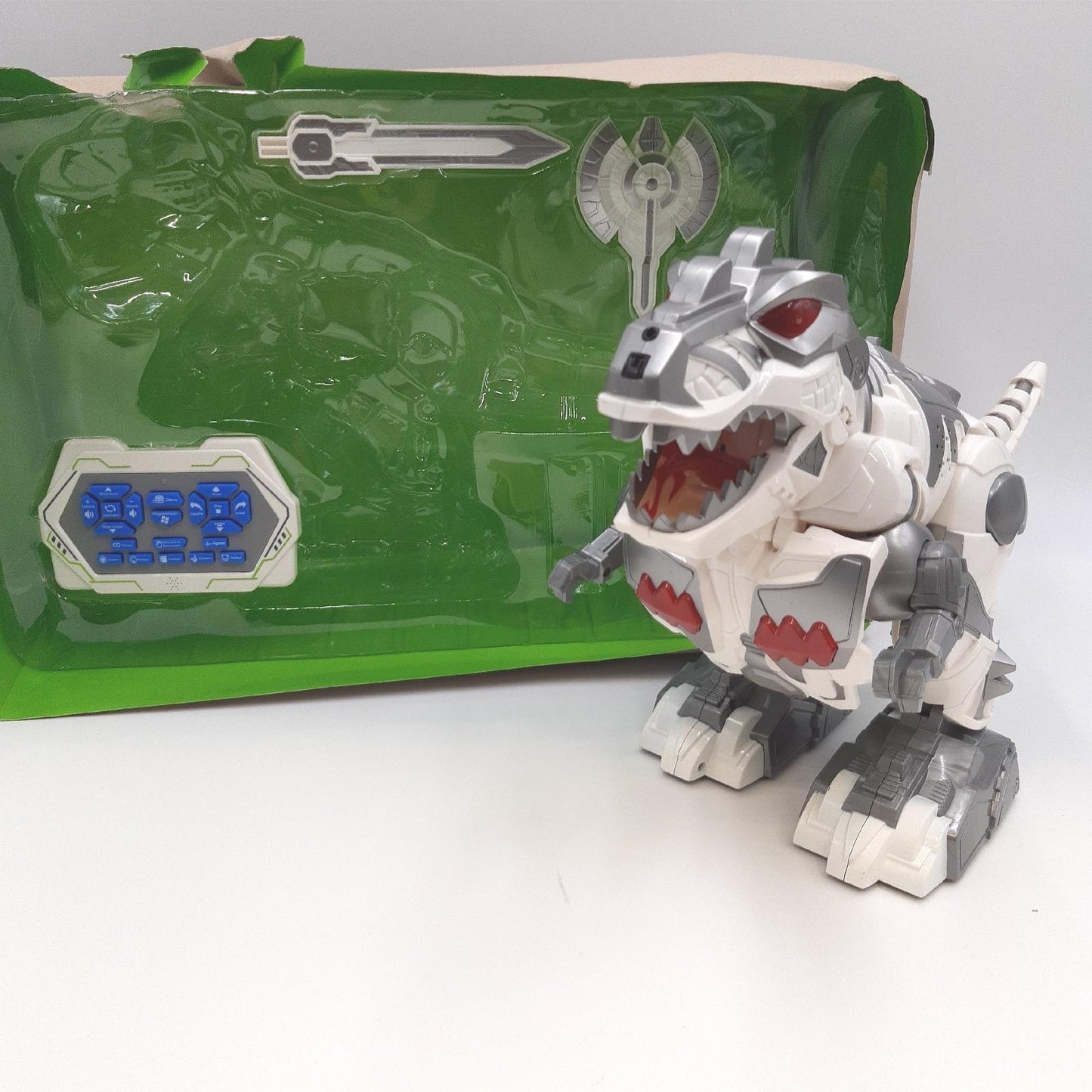 Technobot Interaktiver transformierbarer Roboter Grau Spielbereit Wiederaufladbarer Akku und Batterien inklusive Infrarot Kinderspielzeug Ab 6 Jahren