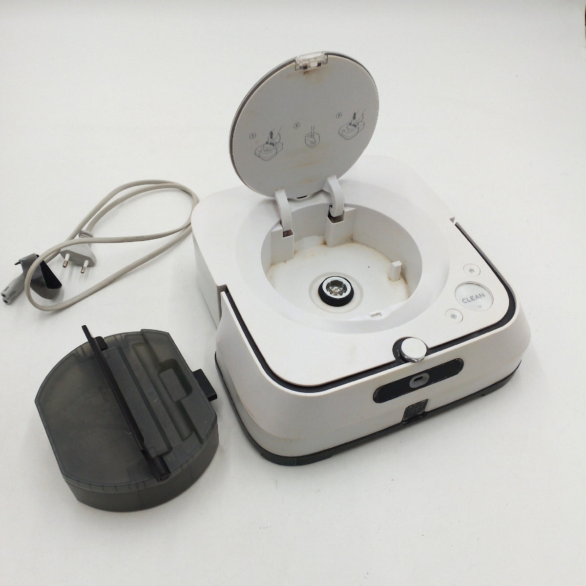 iRobot Braava Jet m6 m6138 Wischroboter defekt stark verschmutzt