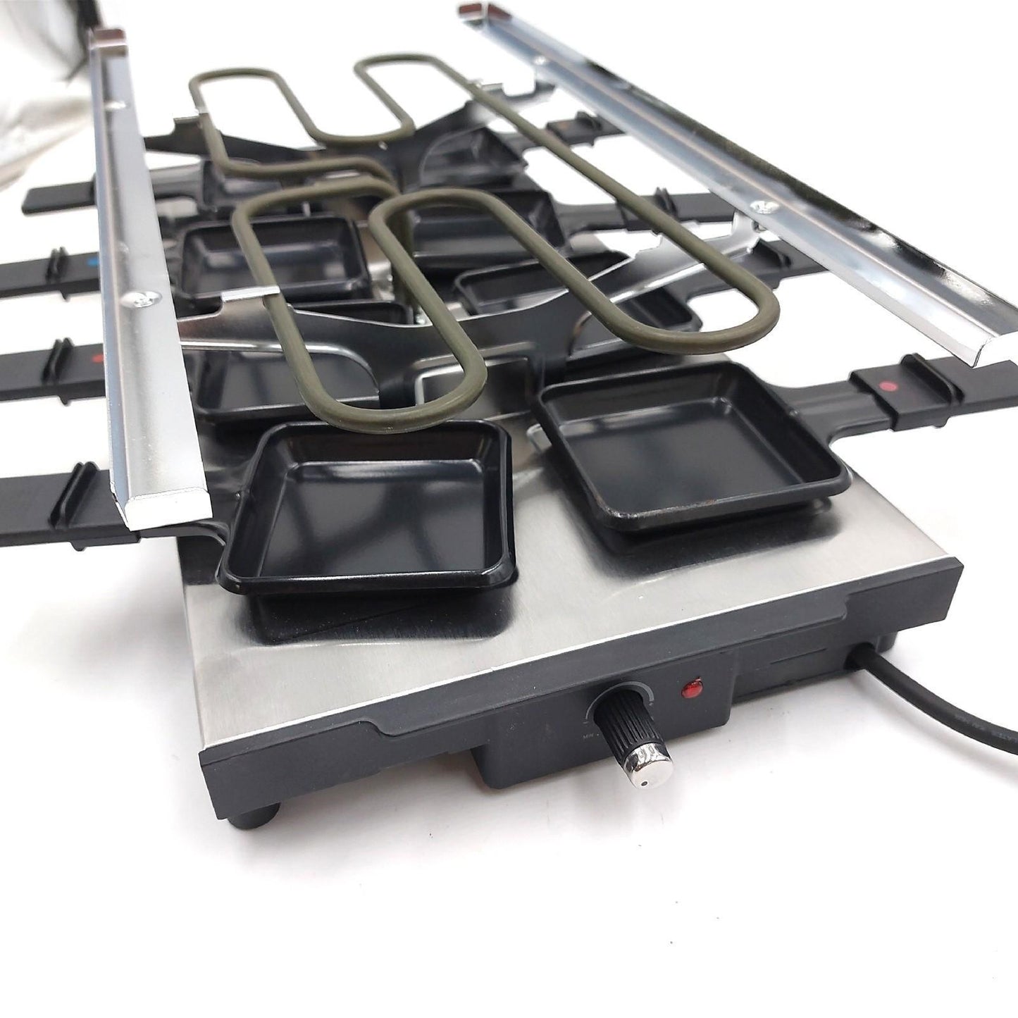 SEVERIN Raclette mit Naturgrillstein, elektrischer Tischgrill, Raclette für 8 Personen mit Grillplatte und 8 Pfännchen, Kunststoff/Edelstahl, schwarz, RG 2374