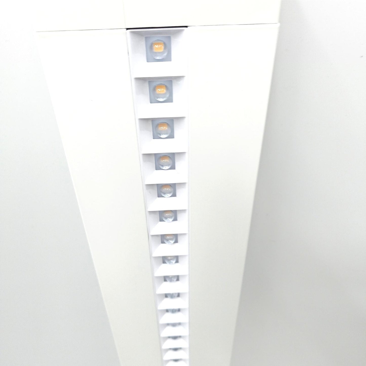 LEDVANCE Lichtband Leuchte Innenbeleuchtung LINEAR IndiviLED DIRECT INDIRECT SENSOR Warmweiß
