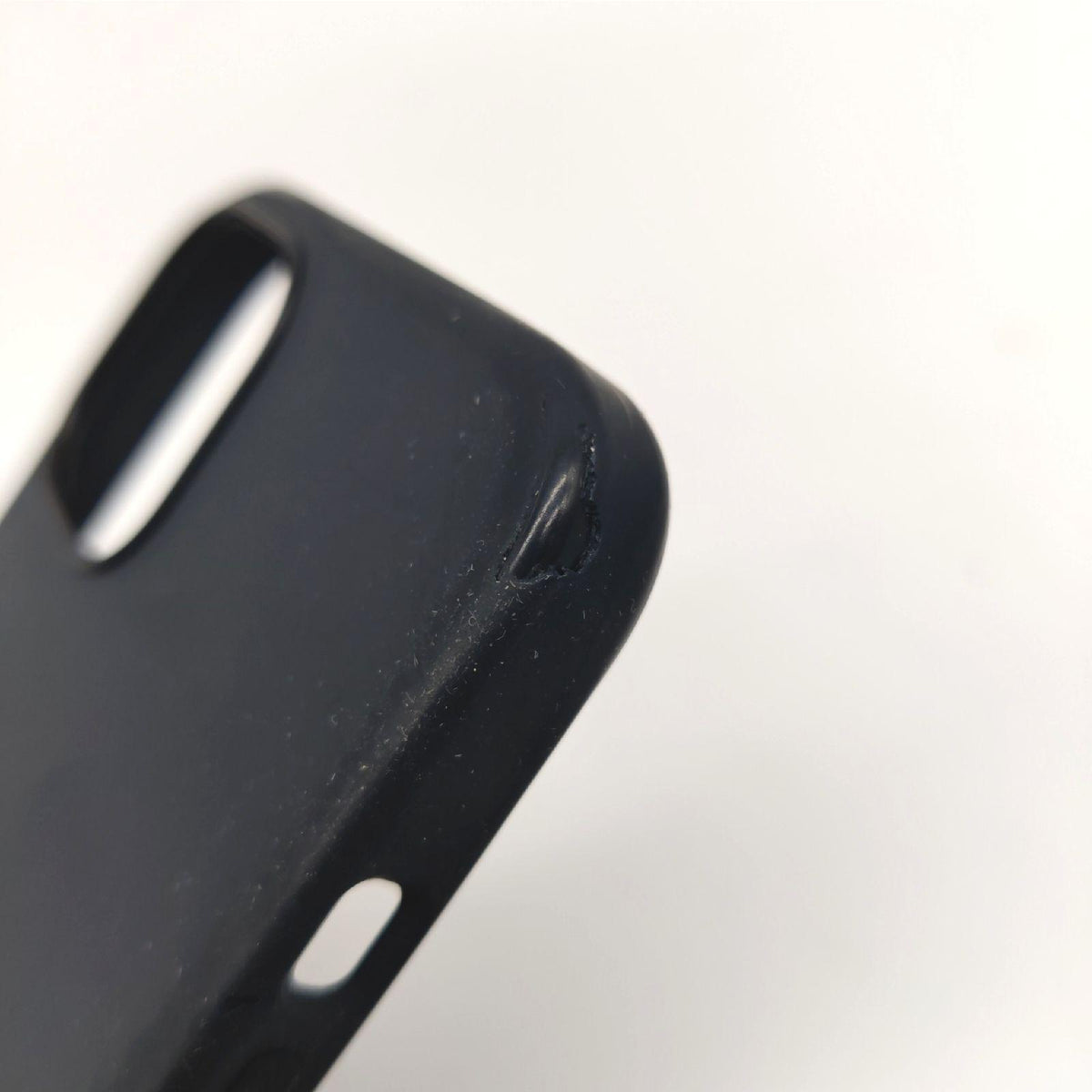 Apple Silikon Case mit MagSafe für iPhone 13 - Mitternacht