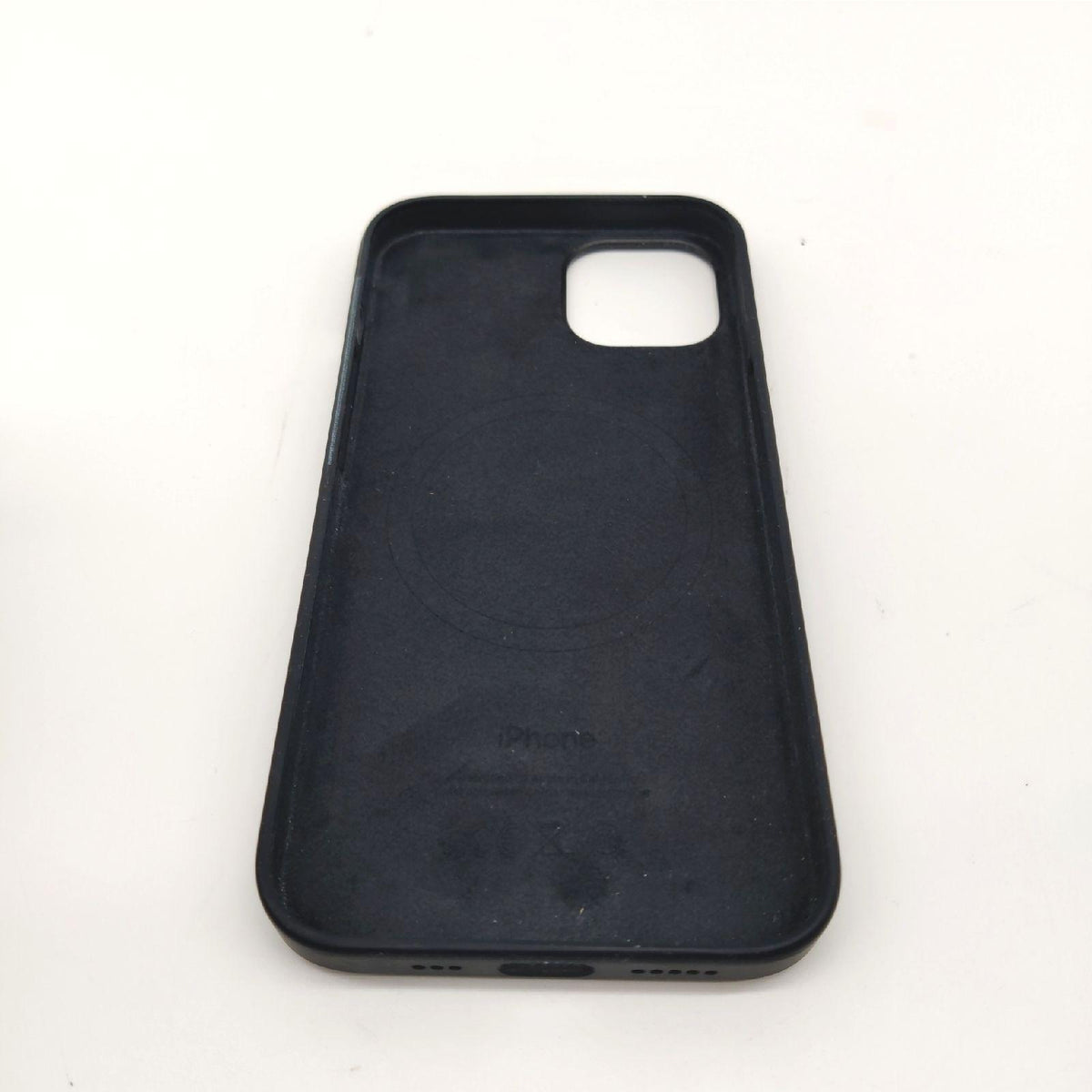 Apple Silikon Case mit MagSafe für iPhone 13 - Mitternacht