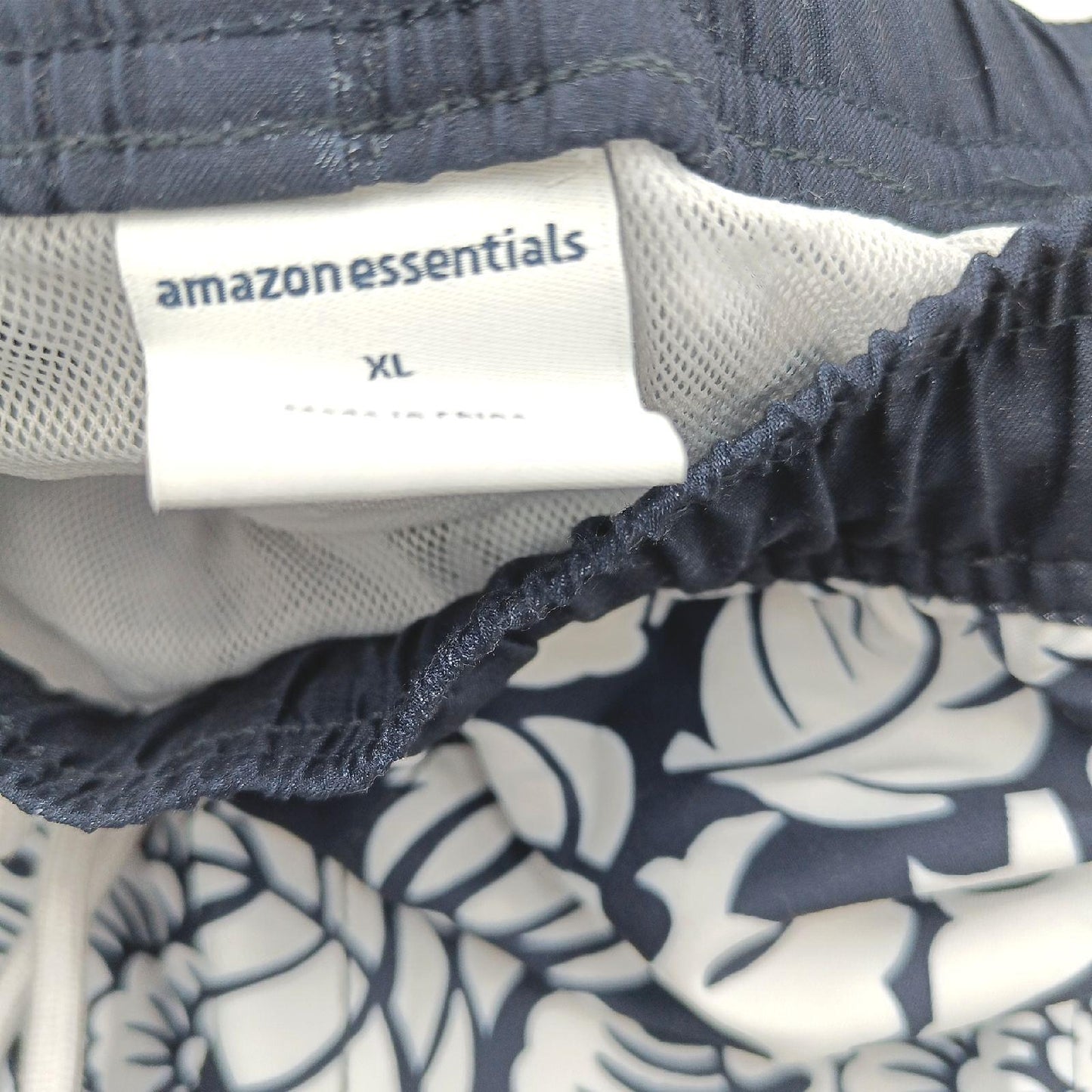 Amazon Essentials Badehose Herrenbekleidung Schwarz Floral XL Schnell trocknend Badeaccessoire