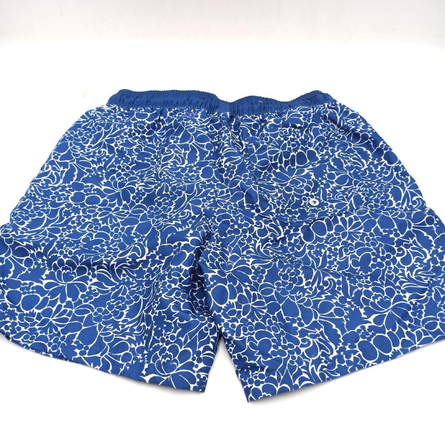 Amazon Essentials Badehose Herrenbekleidung S Silhouette mit Blumen Strandmode