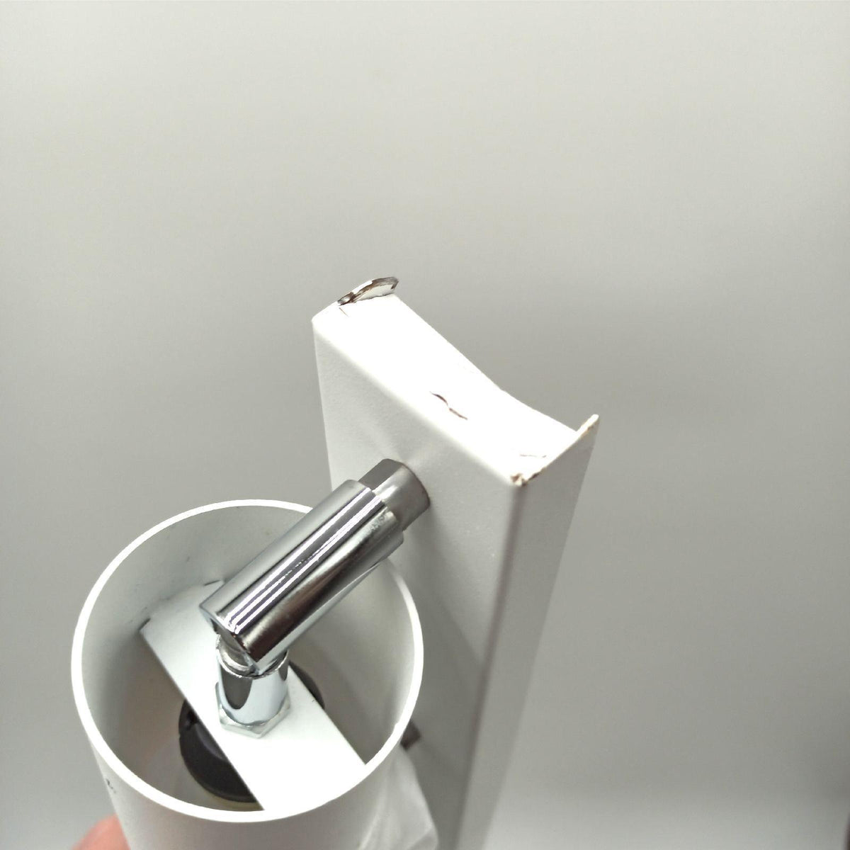 SOLLUX lighting Ring 6L Deckenleuchte mit 6 Strahlern - Lampe für Wohnzimmer und Esszimmer mit Verstellbarem Arm und Lichtrichtung - Leuchte für Küche 6 x 40 W - Stahl in Weiß 118 x 6 x 16 cm
