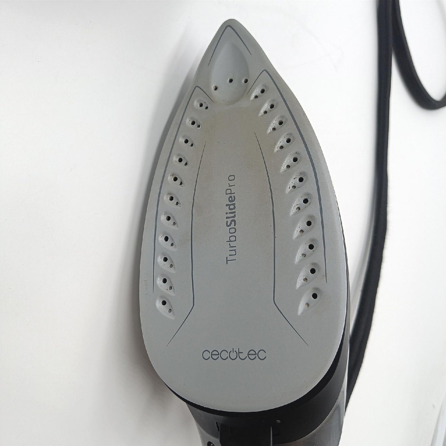 Cecotec Centro de Planchado Fast&Furious 8060 Ultra. 3000 W, 10 Bares de Presión, Revestimiento de Óxido de Titanio, Golpe de vapor de 750 g/min, 175 g/min de vapor continuo, Gris; Negro; Azul