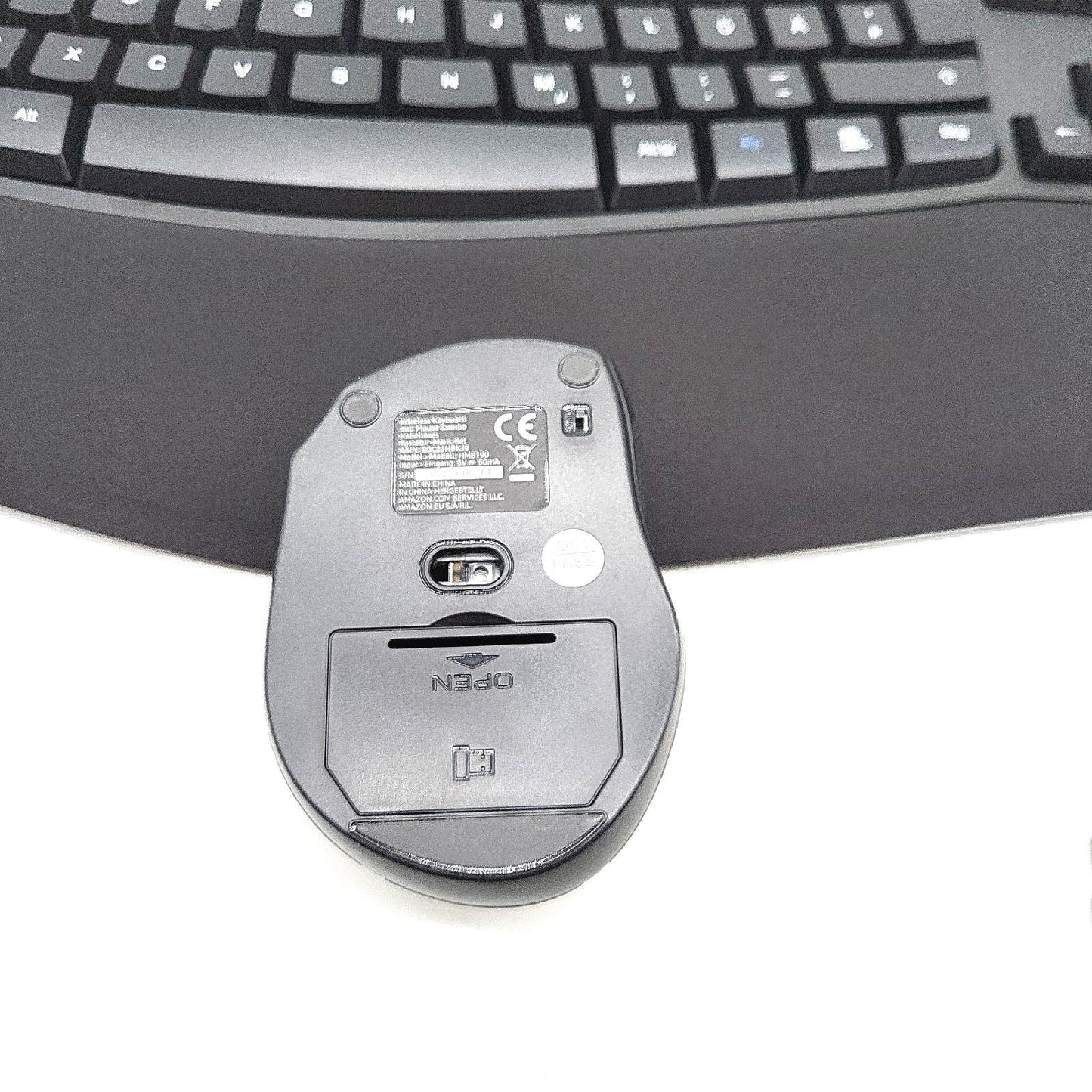 Amazon Basics ? Tastatur Maus Set ergonomisch kabellos DE Layout schwarz