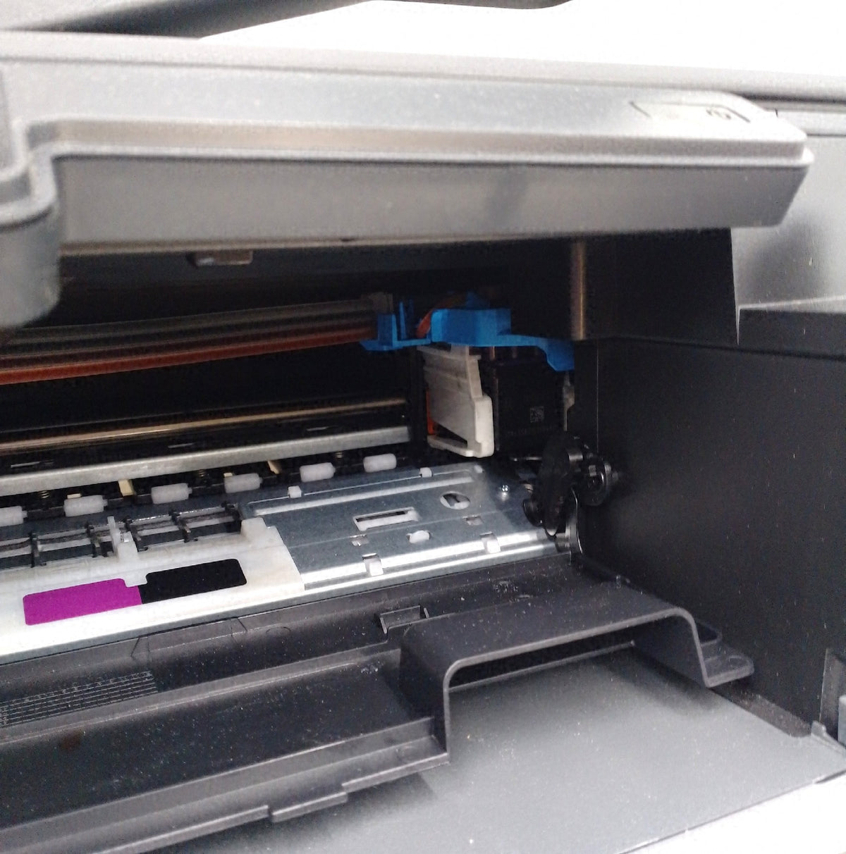 HP Smart Tank Plus 570 Multifunktionsdrucker Defekt Schlitten fährt gegen Gehä