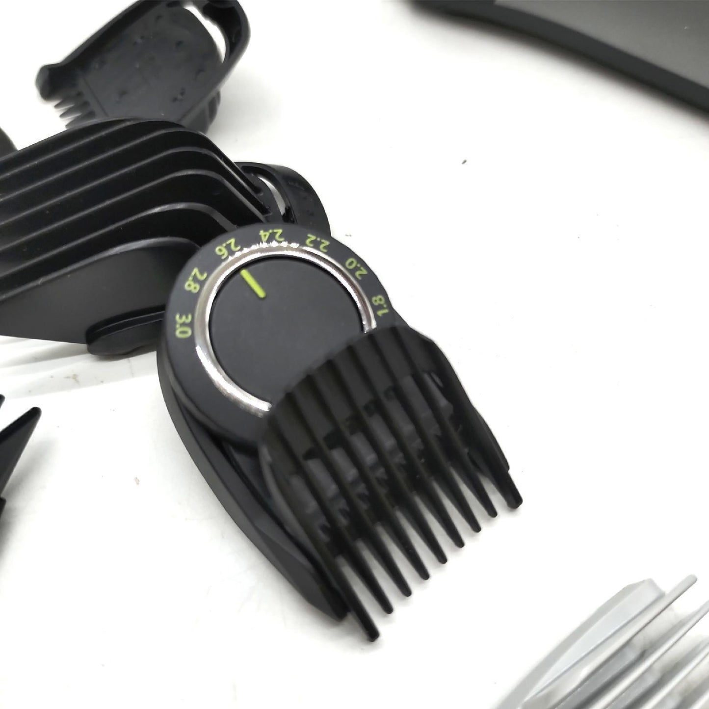 Philips Trimmer Pflegegeräte Multigroom Serie 7000 14in1 umfassend vielseit