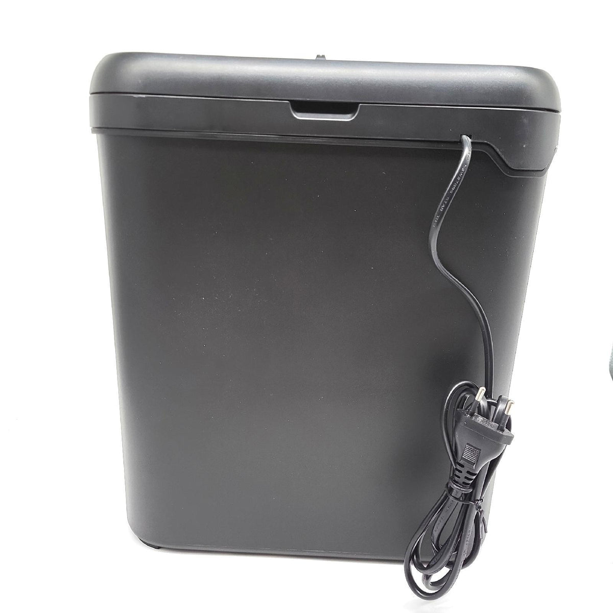 AmazonBasics Aktenvernichter 8 Blätter Papier CDs Kreditkarten Sicherheitsstufe P-4