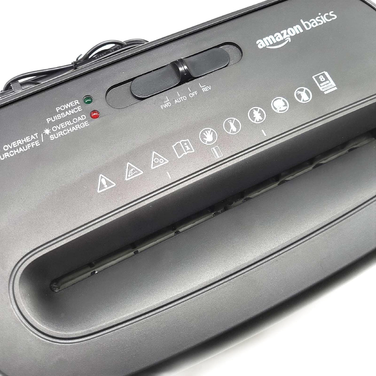 AmazonBasics Aktenvernichter 8 Blätter Papier CDs Kreditkarten Sicherheitsstufe P-4