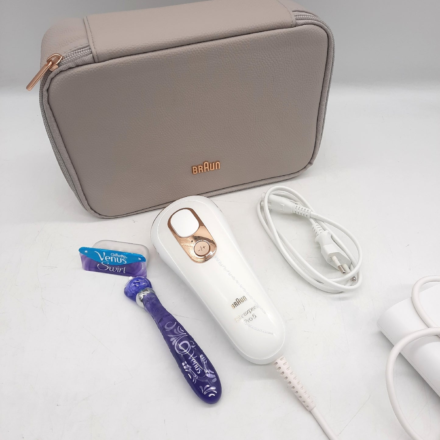 Braun IPL Silk Expert Pro 5 Haarentfernungsgerät DamenHerren dauerhaft  - Defekt
