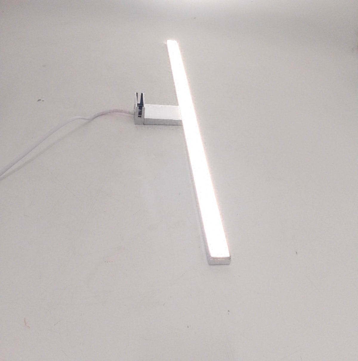 BKLicht Spiegelleuchte Bad 2 in 1 Montage Lichtfarbe neutralweiß klemmbar