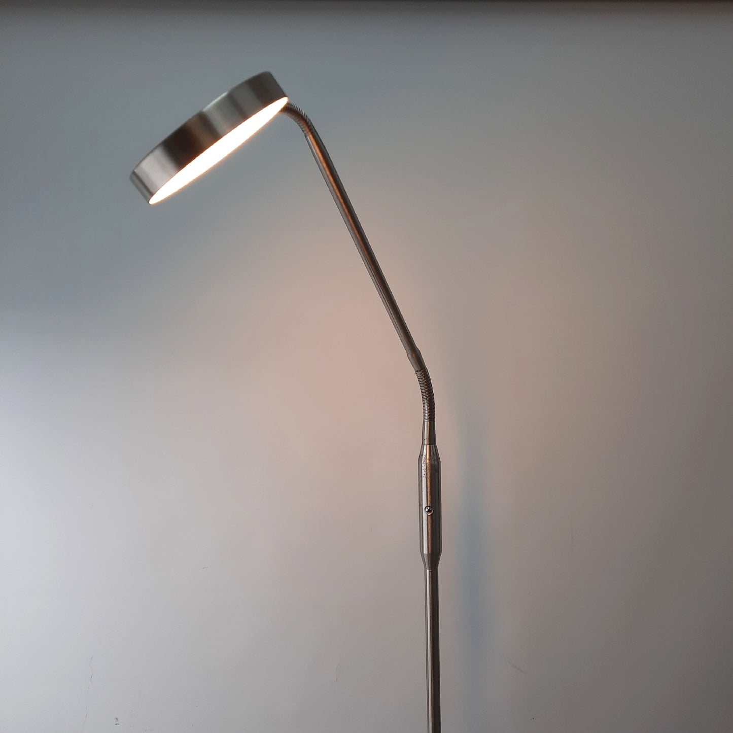 Realy Stehleuchte Beleuchtung Mor o R44561107 Metall Nickel matt Energieeffizient