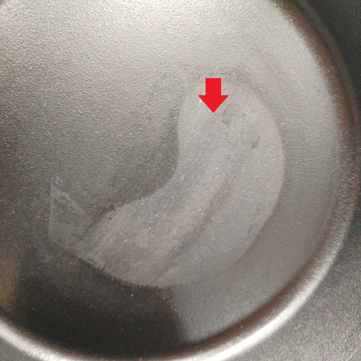 Amazon Basics Bratpfanne Stiel Gusseisen 381 cm Schwarz eingebrannt Beschädigt