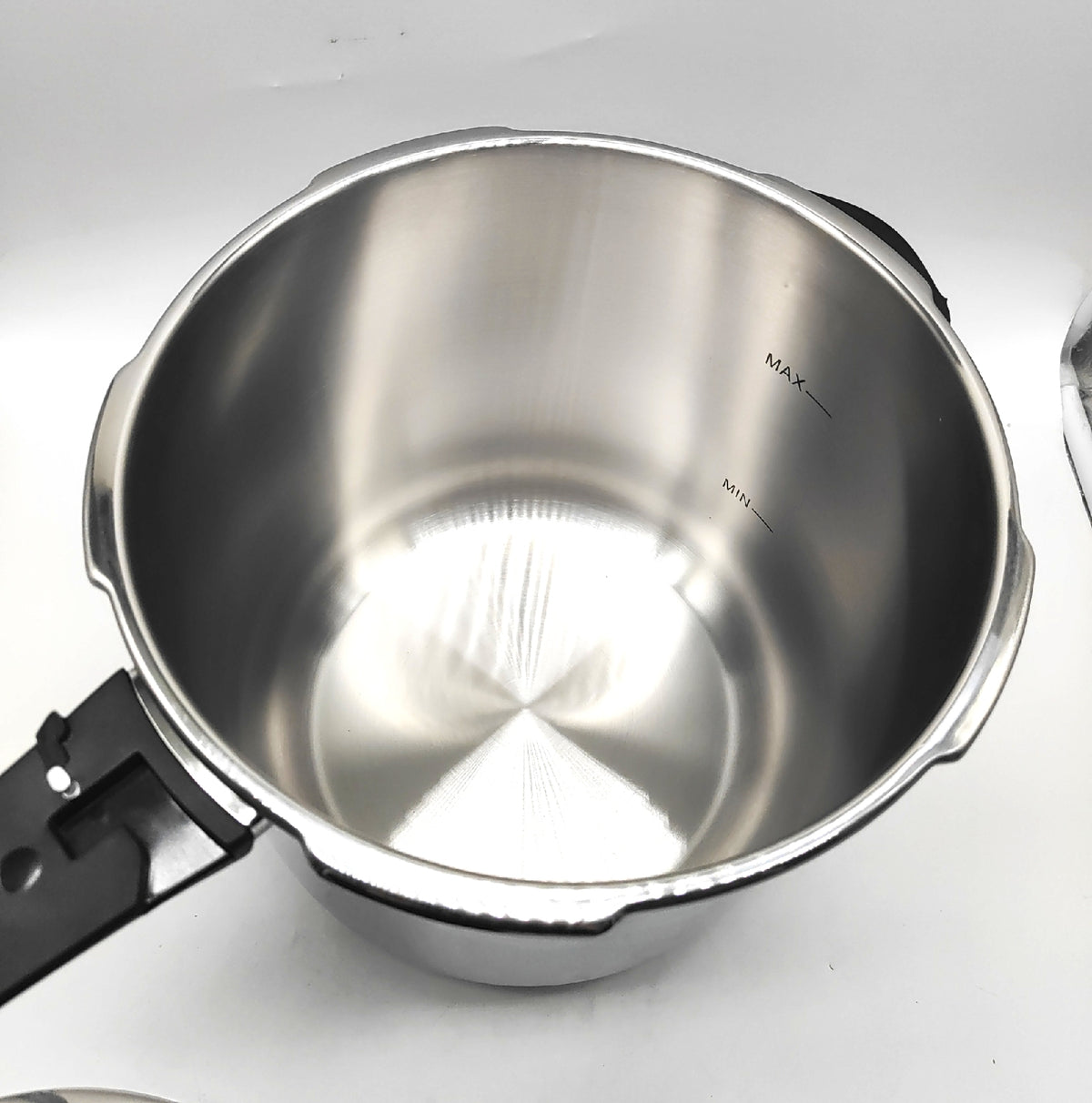 BRA Allure 9 Liter Schnellkochtopf Edelstahl 1810 Zustand mit Griffschaden und Beschädigungen