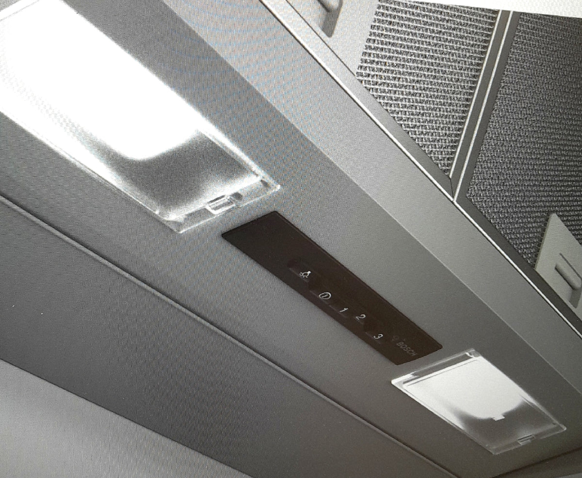Bosch DEM66AC00 Serie 2 Zwischenbauhaube 60 cm breit Um  & Abluft LED Beleuchtung gleichmäßige Ausleuchtung Drucktastenschalter 3 Leistungsstufen Metallfettfilter spülmaschinengeeignet