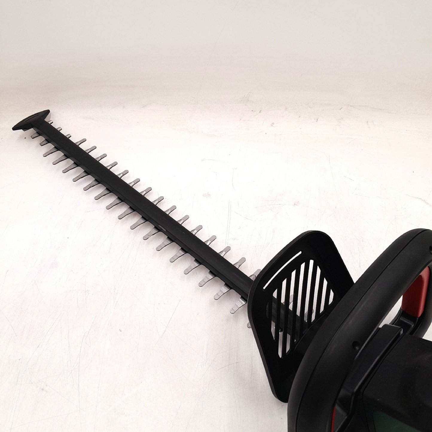 Bosch Akku Heckenschere Gartengeraete Gartenpflege UniversalHedgeCut 18V vielseitig