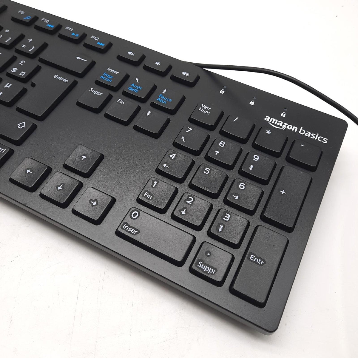 Amazon Basics USB Tastatur PC Zubehör Diskret Kabelgebunden Französisch Layout Elegant