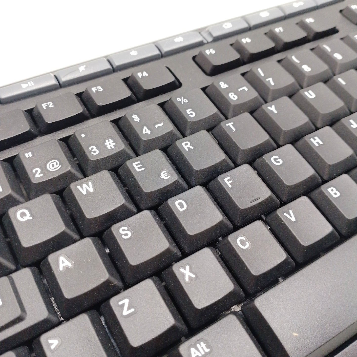 Logitech MK270 Combo Tastatur und drahtlose Maus für Windows, 2,4 GHz-Anschluss, kompakte Wireless-Maus, 8 Verknüpfungen, Batterie 2 Jahre, PC / Portable, QWERTY, Schwarz(19,99€)