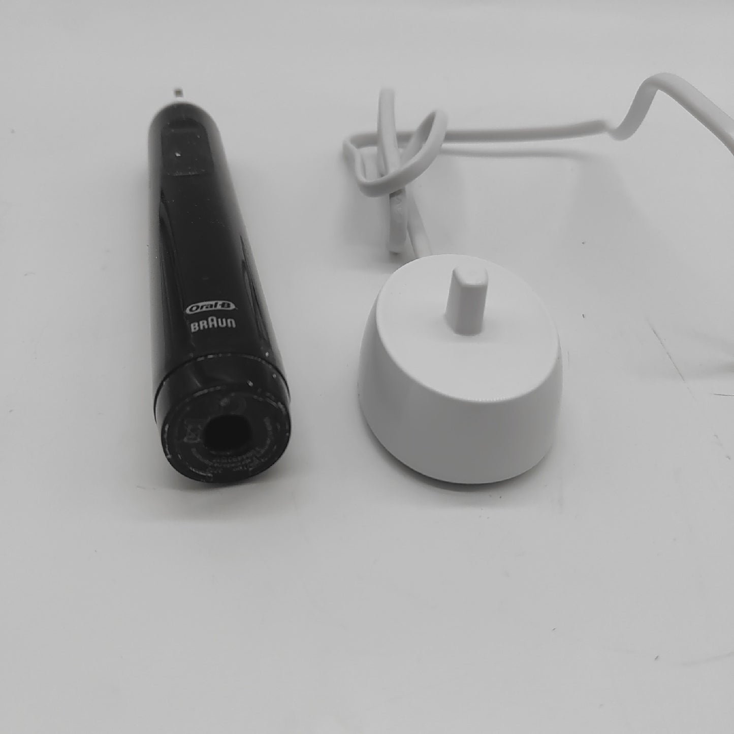 Oral-B Pro Series 3 Plus Edition Elektrische Zahnbürste 3 Aufsteckbürst - Defekt