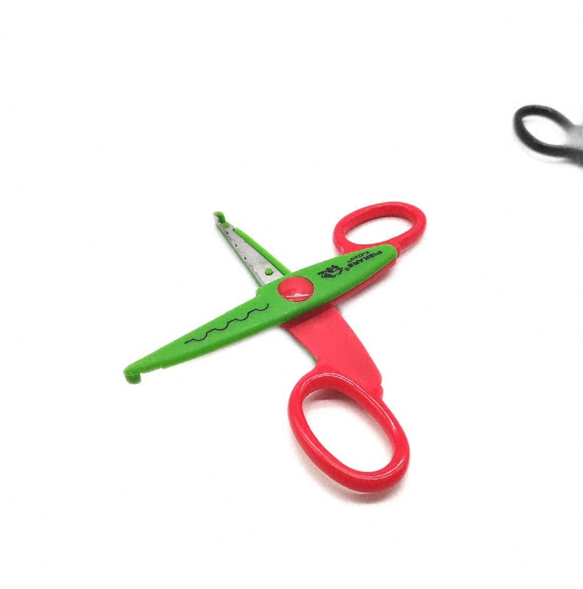 Fiskars Kinder Dekorscheren Sumpftiere 3 Stück Länge 13 cm Bastelscheren für Kinder