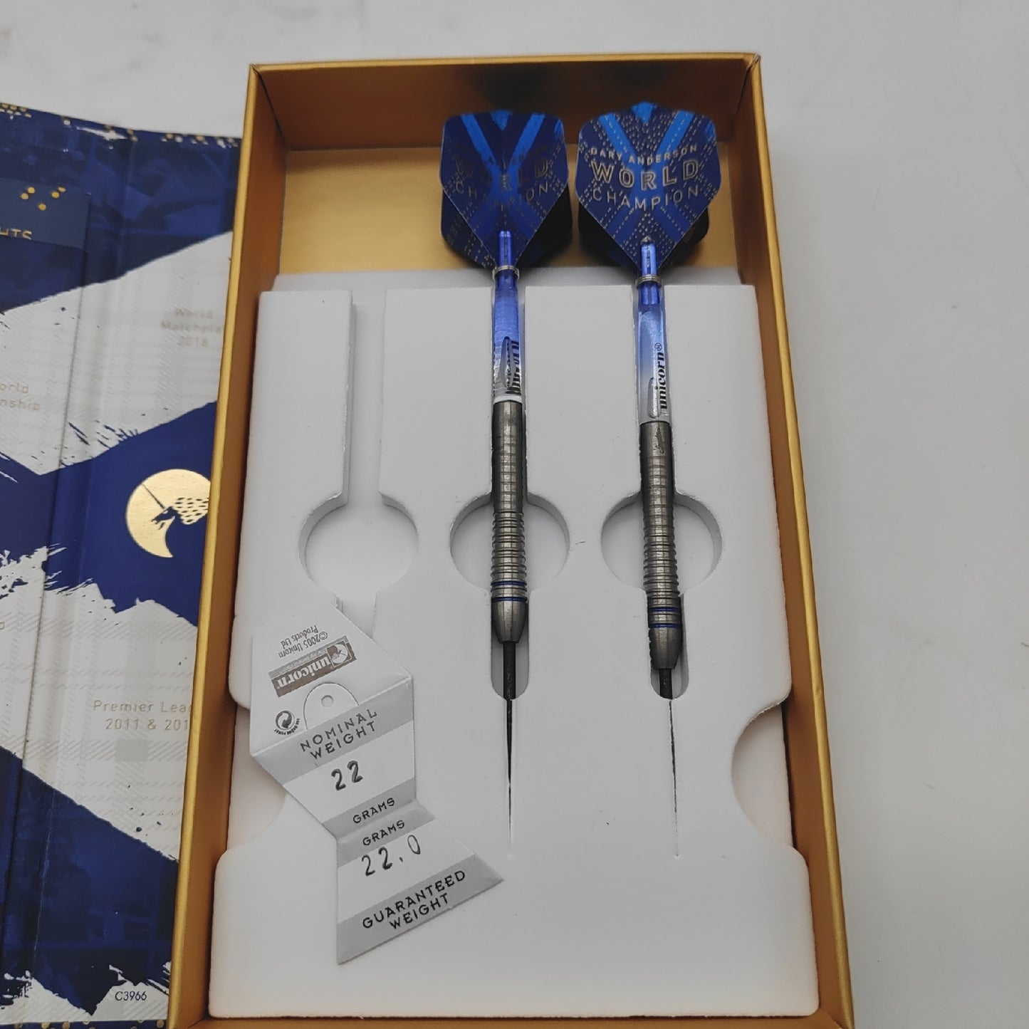 Unicorn Weltmeister Natur Darts blau 22 g Games Room 2er Set zwei Darts