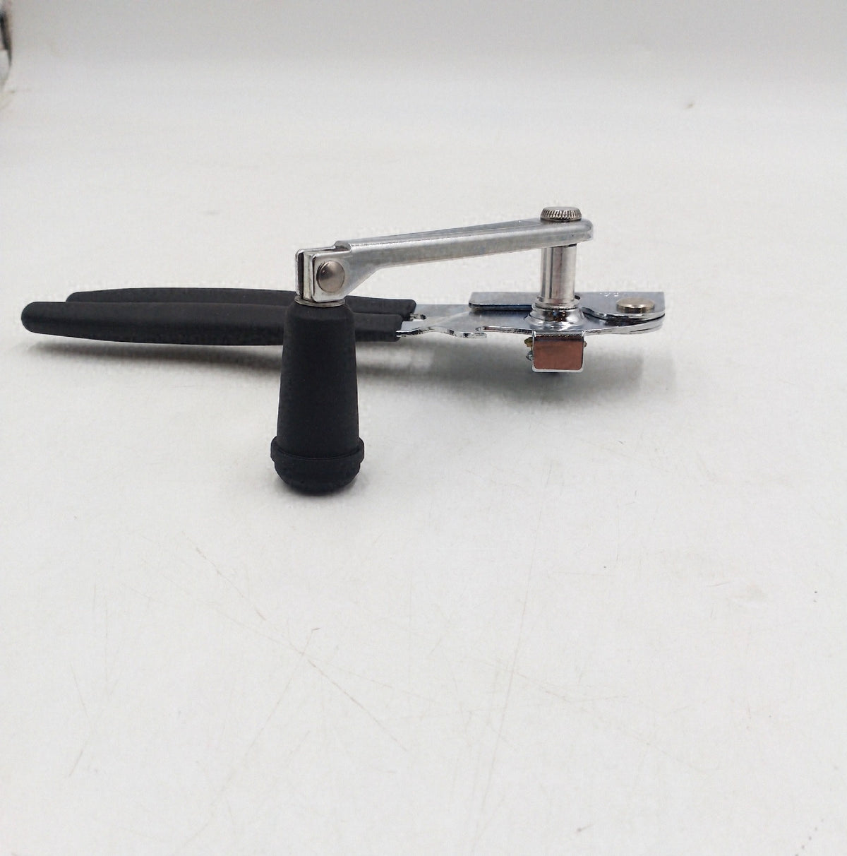 Robuster hochwertiger manueller Dosenoeffner Kurbeldosenoeffner gummierter Griff