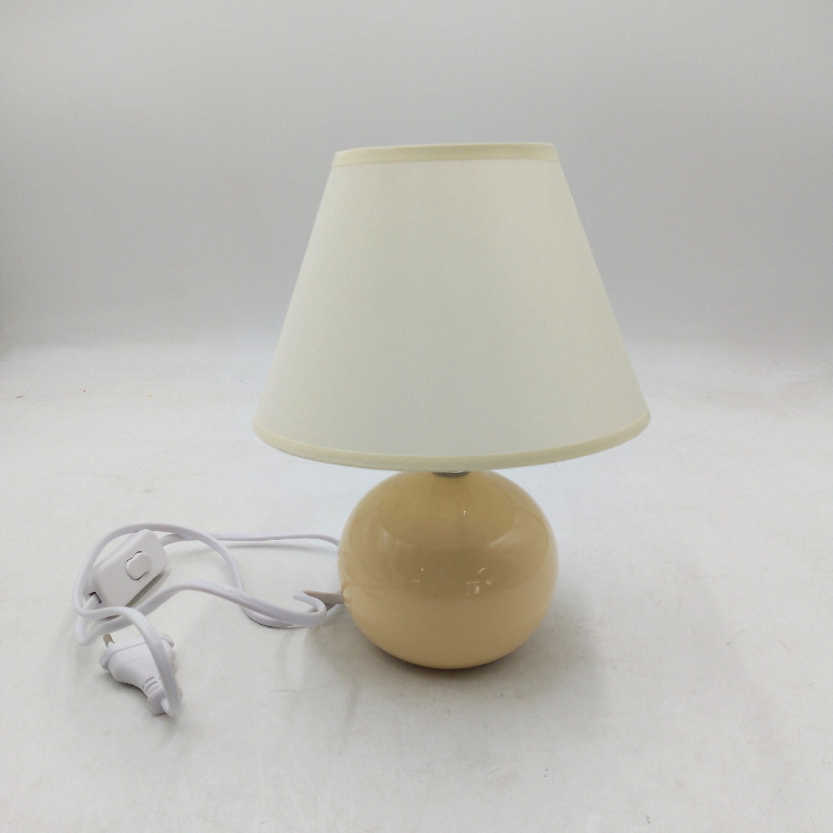 Brilliant Tischleuchte Beleuchtung Primo stilvolle Lampe Stoffschirm klein modern elegant