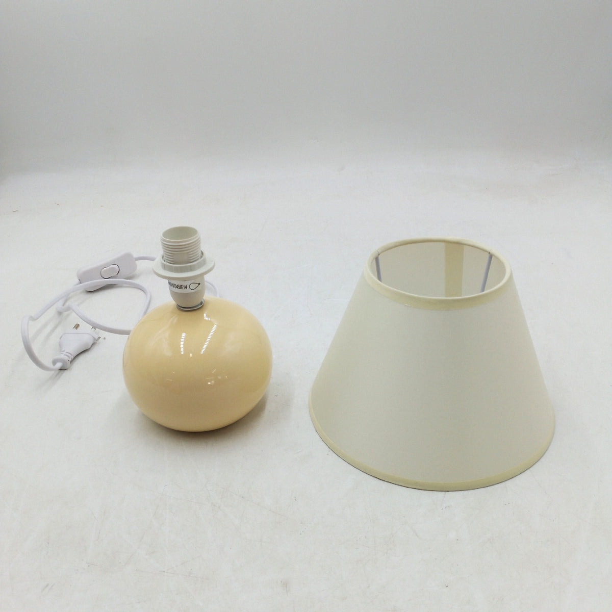 Brilliant Tischleuchte Beleuchtung Primo stilvolle Lampe Stoffschirm klein modern elegant