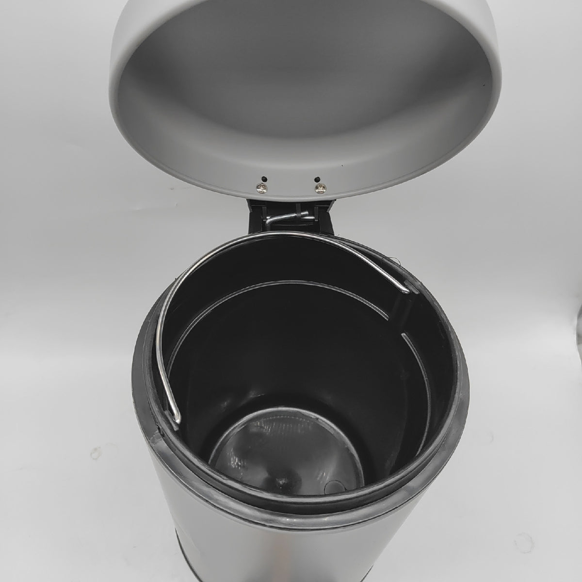 Kleine Wolke Kosmetikeimer One Platinfarben 3 Liter kleiner Schaden Seite