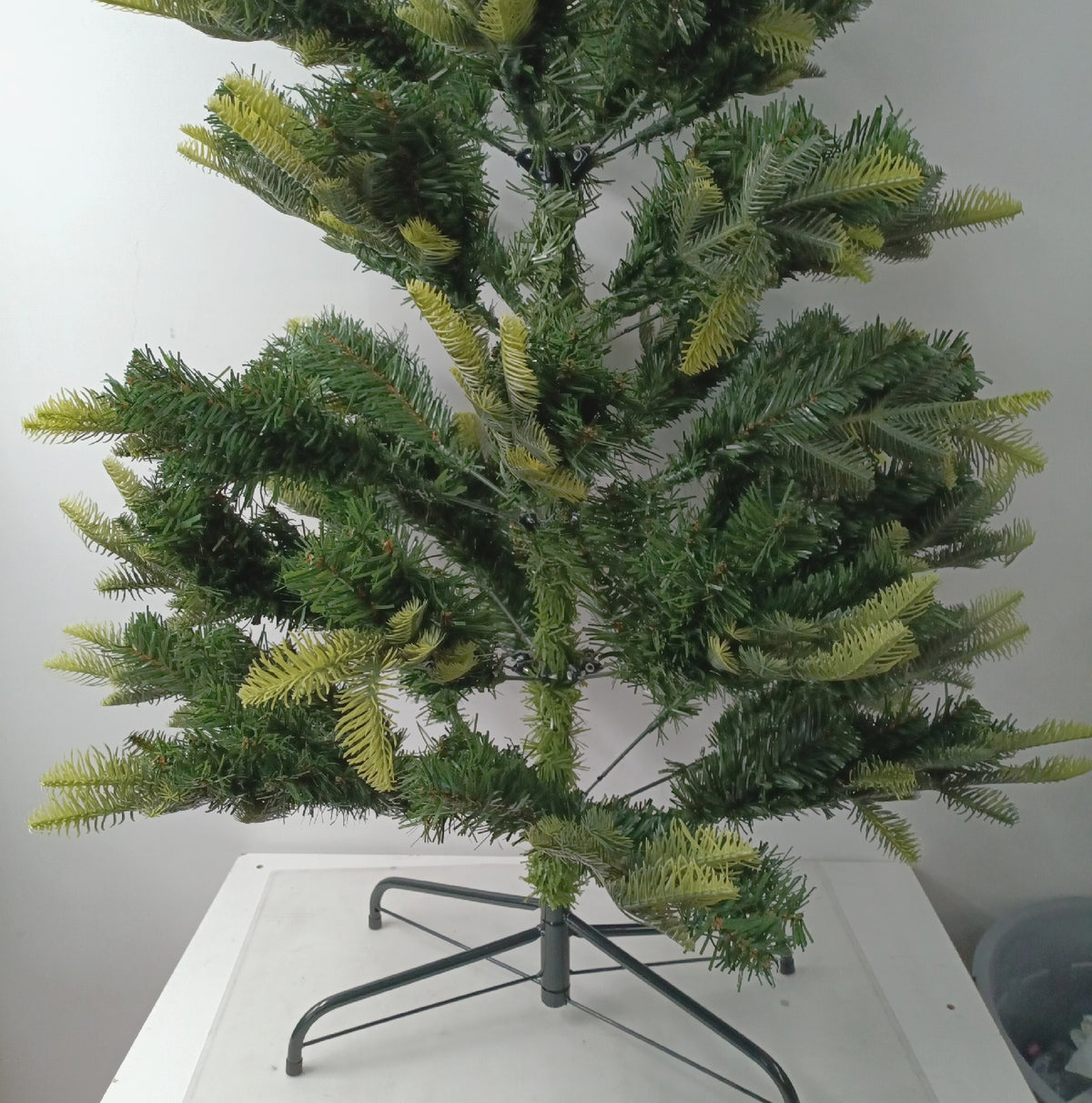 Uten Bleistift Weihnachtsbaum 180 cm, Realistischens PE Innendekoration Künstlicher Tannenbaum, PE & PVC 600 Natürlich Aussehende Spitzen, Aufklappbare Zweigen, 2 Arten Zweigen, Wiederverwendbar