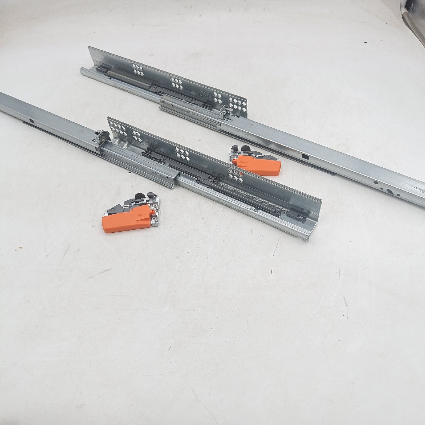 Blum Schubladenauszug Möbelbeschläge Tandem Vollauszug 450mm komfortabel