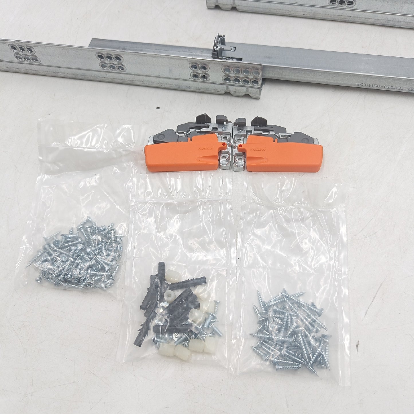 Blum Schubladenauszug Möbelbeschläge Tandem Vollauszug 450mm komfortabel