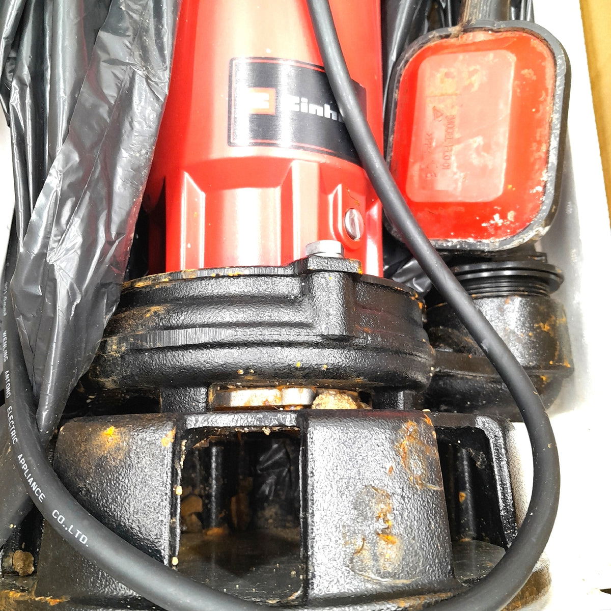 Einhell Schmutzwasserpumpe GE DP 900 Cut stark verschmutzt mit Geruch