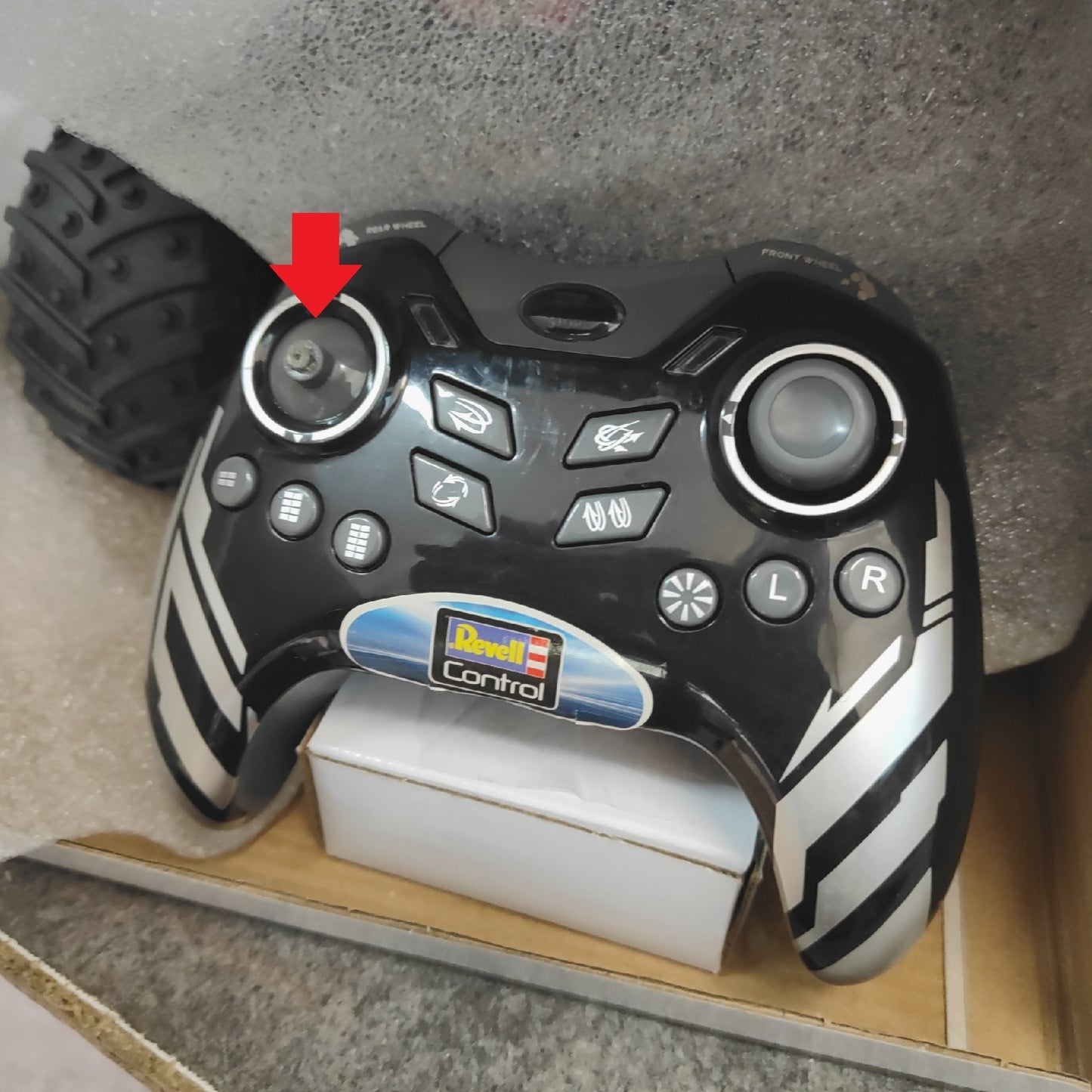 Revell RC Monster Truck I Razors Edge kraftvolle GHz Fernsteuerung Knopf defekt funktioniert