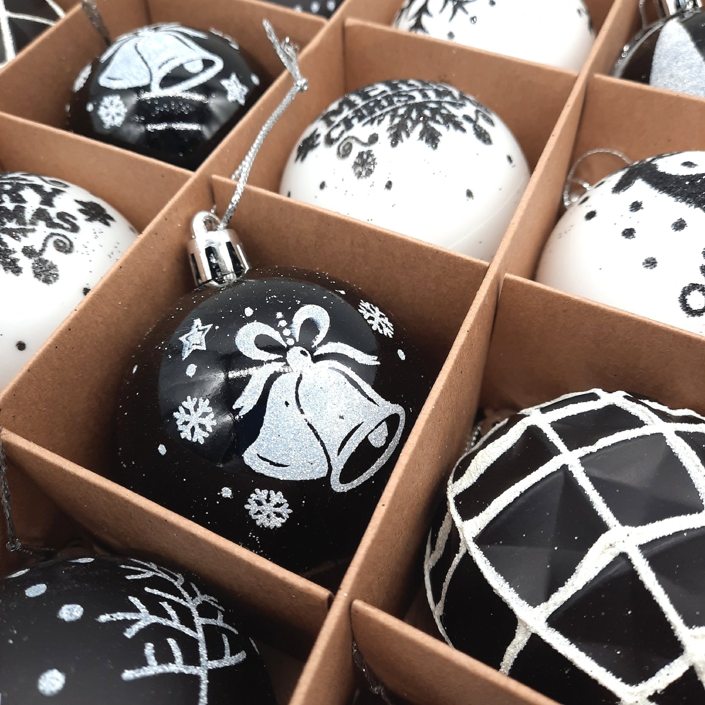 Ase Christbaumkugeln Weihnachtsdeko Kugeln Schwarz Weiß 16 Stück 6 CM