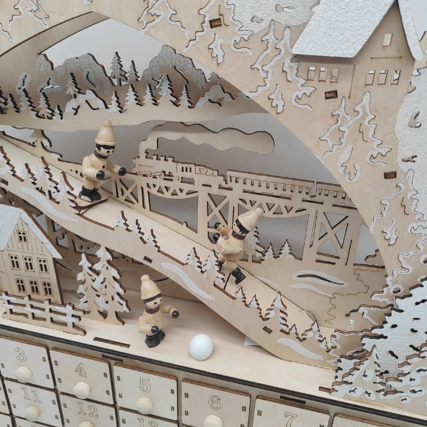 small foot Adventskalender Holz Deko Weihnachten Skivergnügen LED Beleuchtung festlich