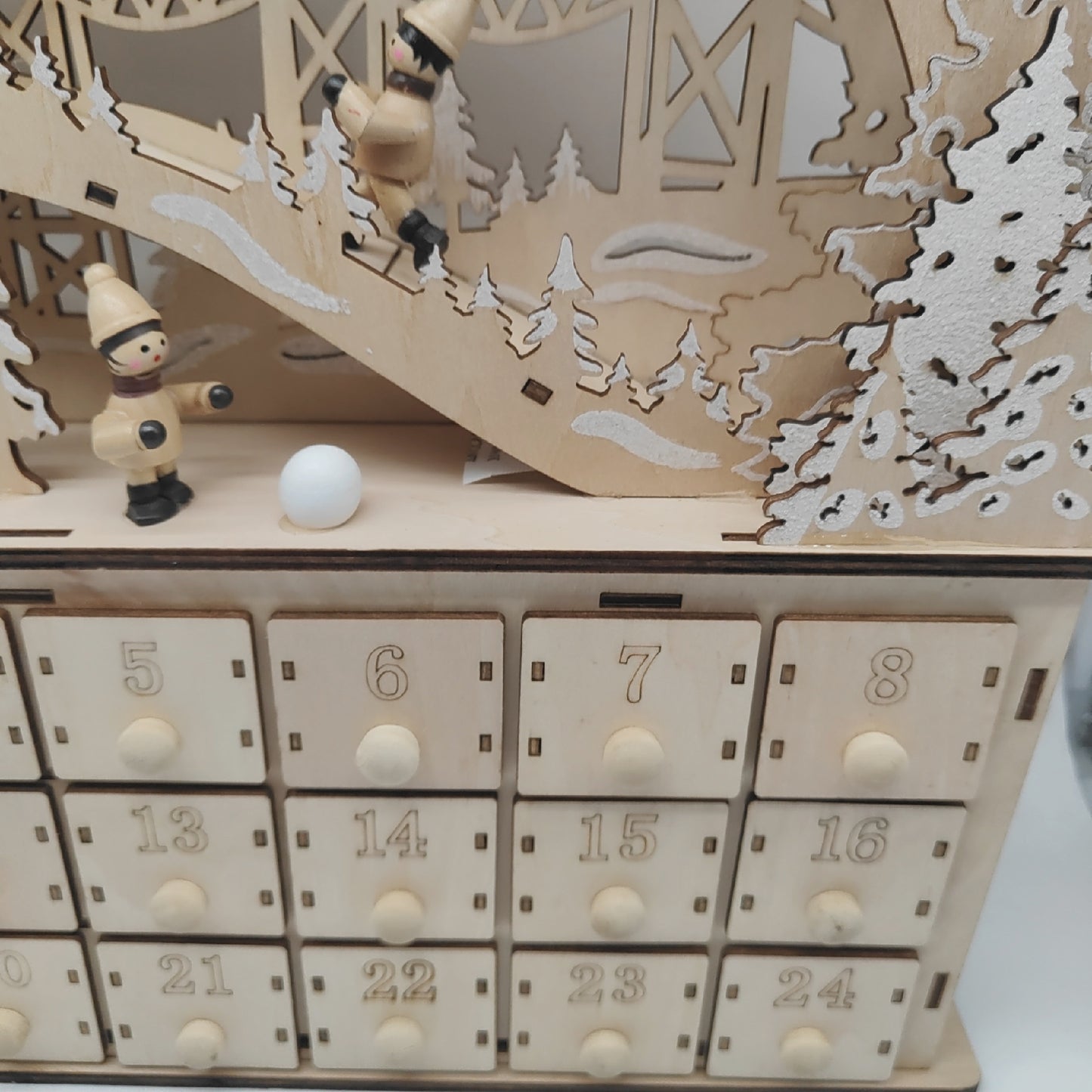 small foot Adventskalender Holz Deko Weihnachten Skivergnügen LED Beleuchtung festlich