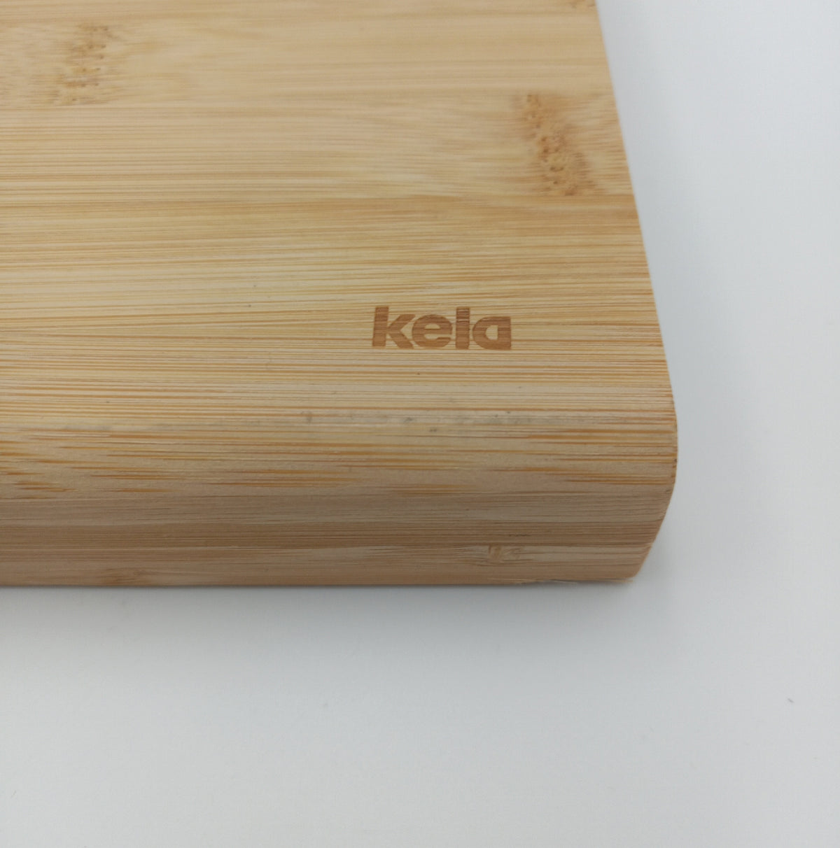 kela Schneidebrett Anlagekant  48 x 38 x 1,8 cm KIANA Bambus Backbrett groß",