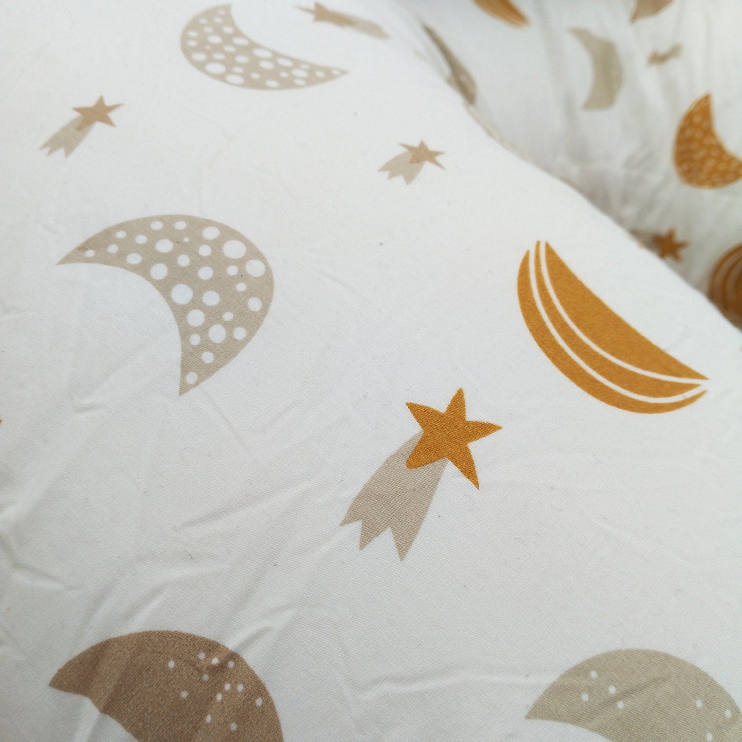 momcozy Stillkissen mit Sicherheitsrand ? Ergonomisches Kissen