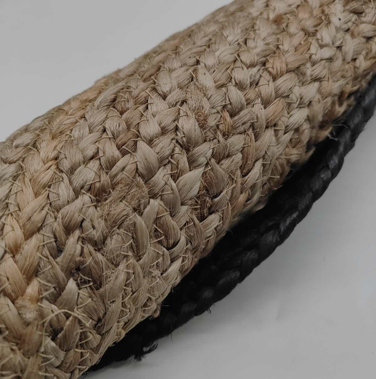 Douceur dInterieur Teppich Heimtextilien Salem schwarz zweifarbig rund Jute elegant
