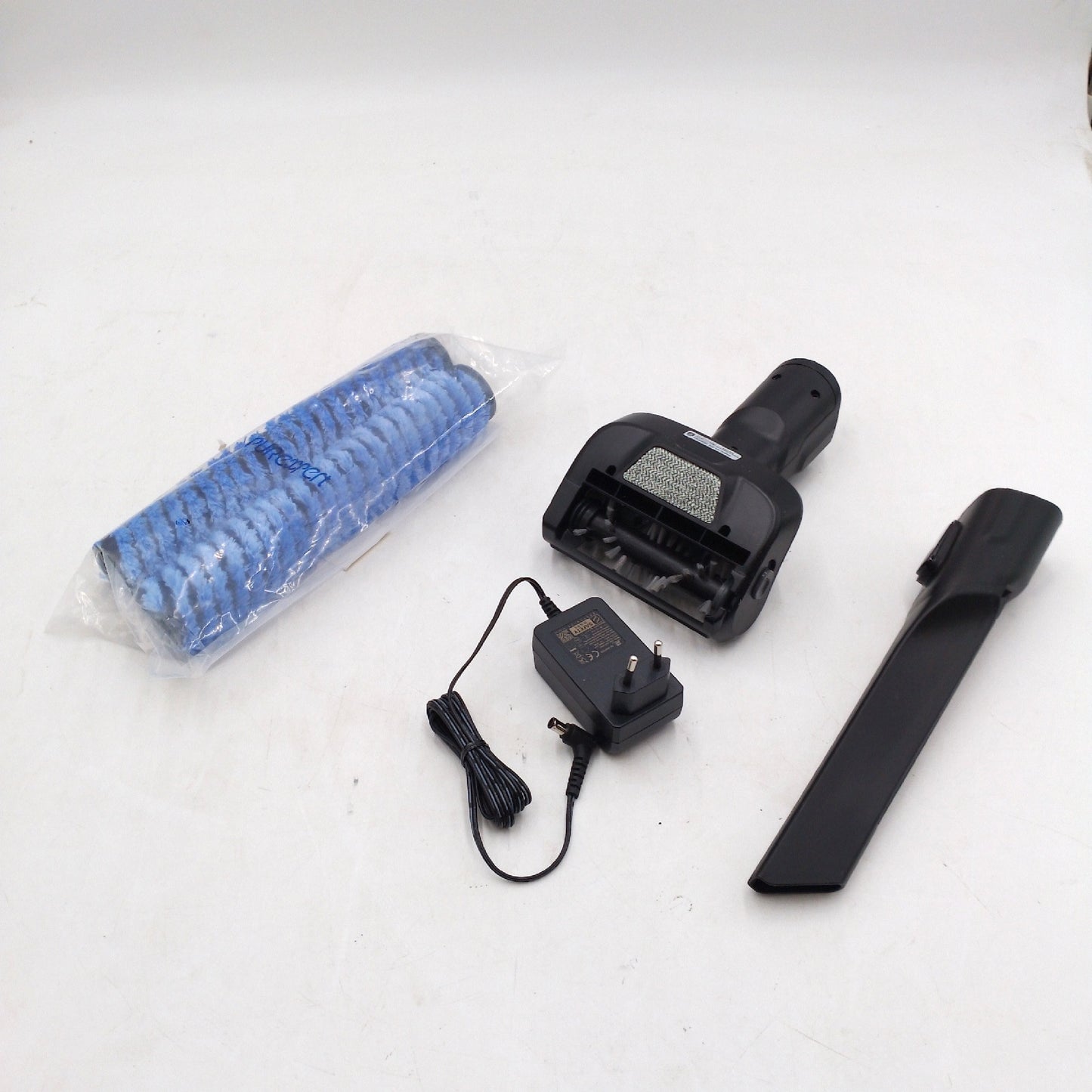 Philips 9000 Series AquaTrio schnurloser Nass Trockensauger ohne Wand