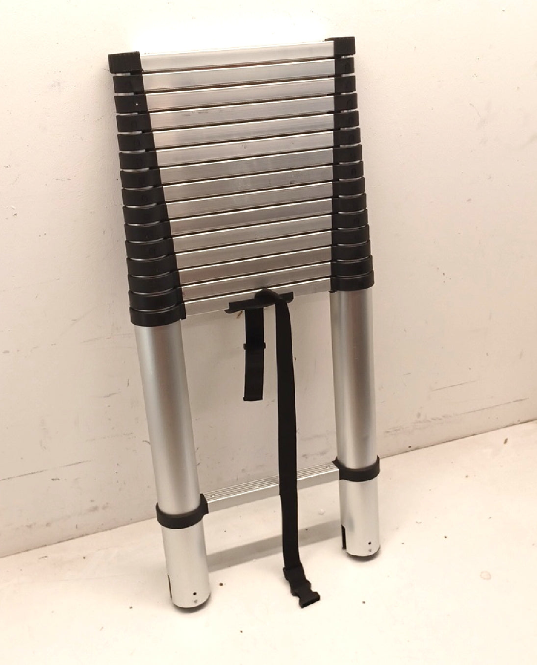 TEENO Aluminium Teleskopleiter 62 M Ausziehbar 150 KG leichte Krat