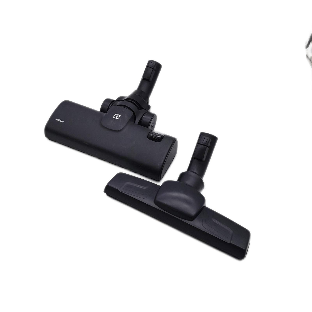 Electrolux EB51C1OG Staubsauger mit Beutel 650 W 3 Liter 78 dB Ozeangrün 2 Brosses Brush