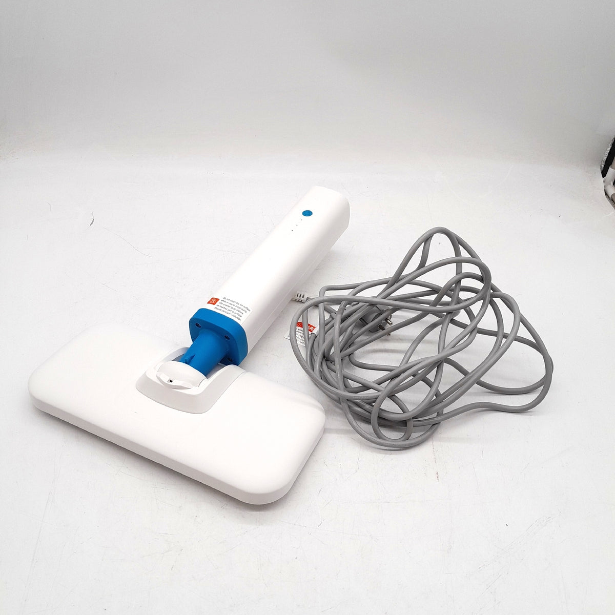 Amazon Basics Dampfmopp mit 3 waschbaren Tüchern für alle Hartböden 305 x 140 x 05 cm
