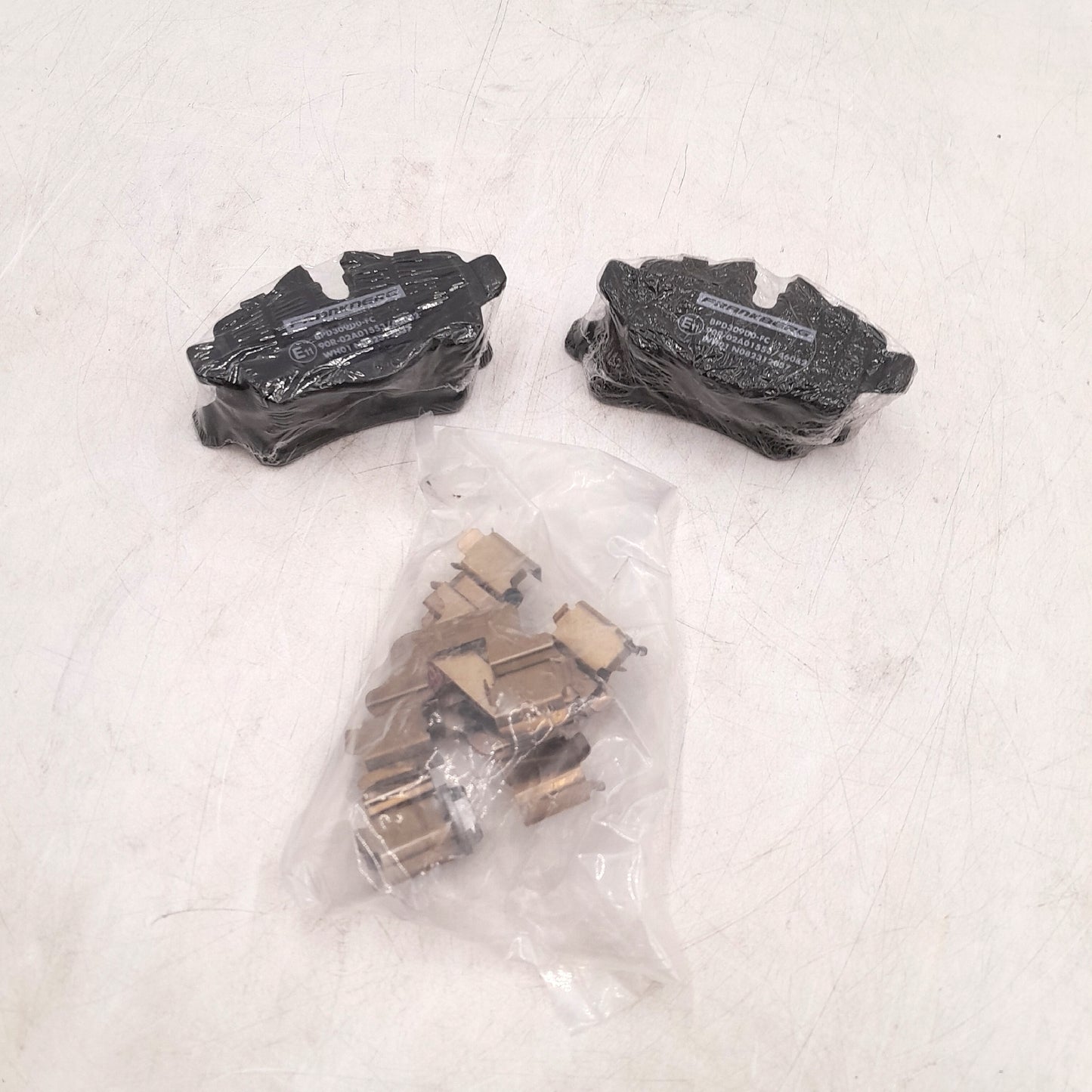 Frankberg Bremsensatz Fahrzeugteile Bremsanlage inkl 2 Bremsscheiben 4 Bre