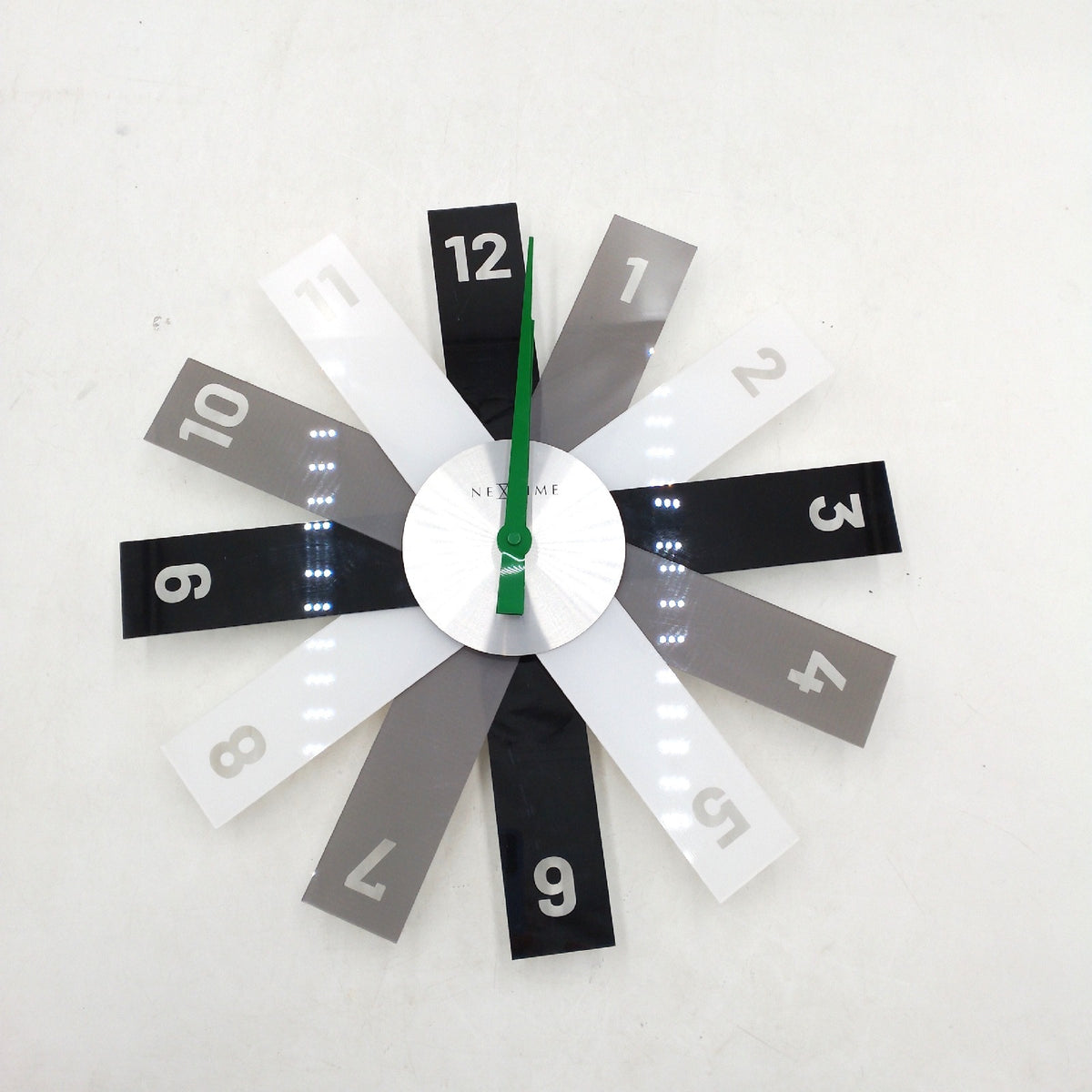 NeXtime Wanduhr 40 cm Schwarz Acryl Metall Plexiglas